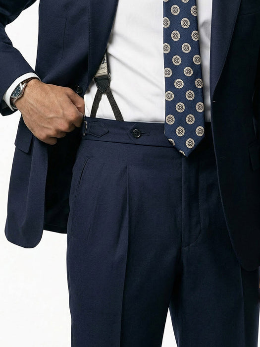 Abito Sartoriale Blu con Rever Classico